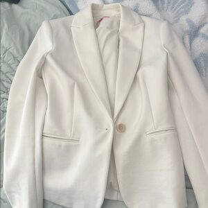 Lilly Pulitzer White Blazer with Notched Lapel and Tailored Fit